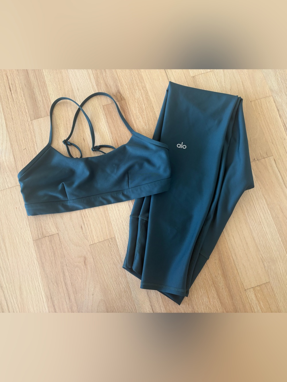Alo Yoga Teal Airlift Set